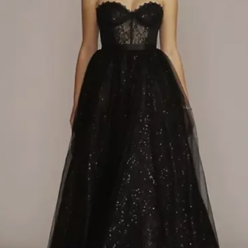 Stunning Black Lace Evening Gown